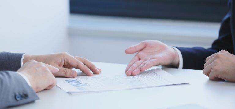 jak uniknąć pułapek w umowie