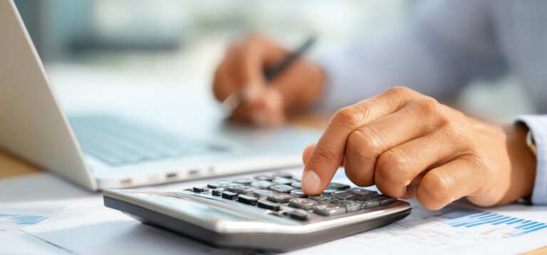 Jak wypłacać pieniądze ze spółki z o.o. bez ZUS-u i podwójnego podatku