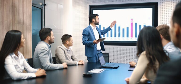 Jak skutecznie uczestniczyć w zgromadzeniu wspólników będąc za granicą?